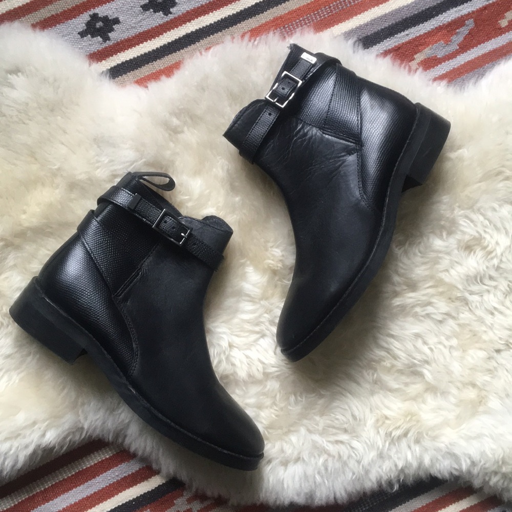TOPSHOP FLAT SIDE BUCKLE BOOTS